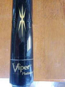 lot 4 image: Viper Platinum Gold Billiard Cue