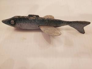 lot 6 image: Vintage Ice Fishing Decoy