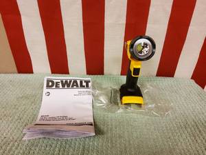 lot 44 image: Dewalt Flashlite