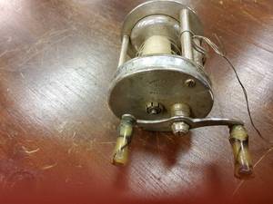 lot 114 image: Bait caster