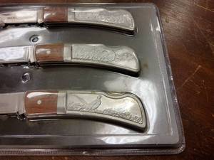 lot 93 image: Winchester knife set