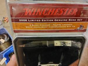 lot 94 image: Winchester knife set
