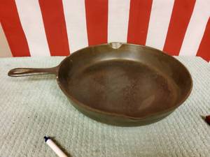 lot 49 image: Cast iron pan
