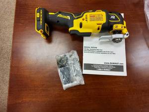 lot 45 image: Dewalt Multi tool