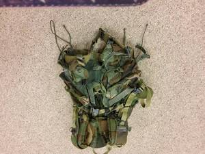 lot 143 image: Army back pack