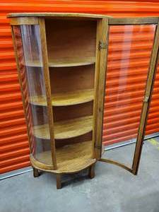 lot 21 image: Tiger Oak Antique Curio Cabinet wCurved Glass