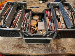 lot 154 image: Folding Cosmetic Storage case