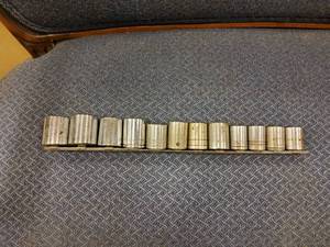 lot 146 image: Sockets
