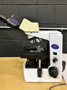 WOW MANY HAVE SOLD ON EBAY FOR $1000 Olympus CX31 CX31RBSFA Medical Laboratory POWERED LIGHT UP BINOCULAR Microscope WITH 4 OBJECTIVES &amp STORAGE COVER - GREAT WORKING CONDITION