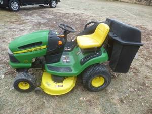 John Deere 135 Lawn Tractor