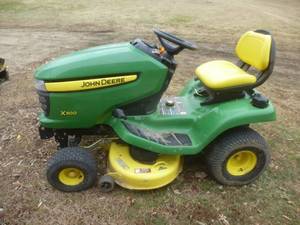 John Deere X300 Lawn Tractor