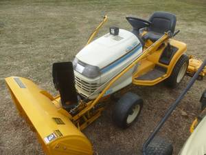 Cub Cadet HDS 2165 Lawn Tractor