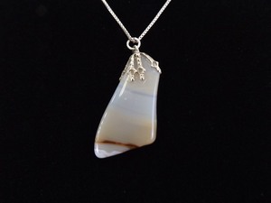 .925 Sterling Silver Agate Pendant Necklace