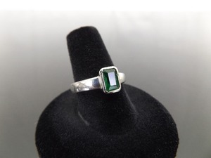.925 Sterling Silver Green Emerald Cut Crystal Ring Size 8