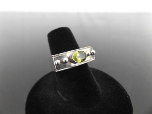.925 Sterling Silver Oval Cut Peridot Ring Size 6.5