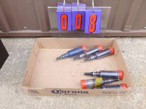 Qty of 6 grease guns for chainsaws & other equipment. As shown.