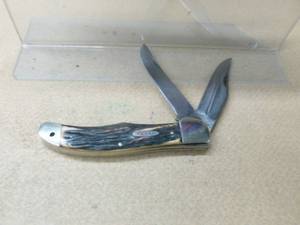 Kabar 2 bladed vintage knife. As shown.