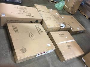 Pallet with assorted McLeland furniture see pictures