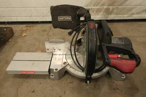 lot 7 image: Craftsman 10 Inch Compound Miter Saw