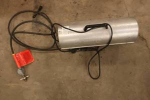 lot 20 image: Coleman Powermate Propane Forced Air Heater