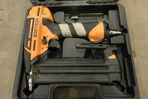 lot 21 image: Bostich 18-Gauge Brad Nailer