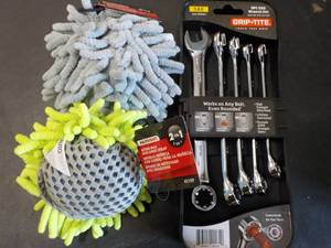 Grip Tite Wrench Set and 2 Scrubbin...