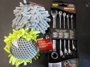 Grip Tite Wrench Set and 2 Scrubbin...