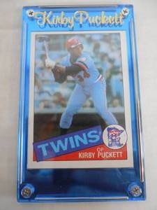 lot 8 image: 1985 Topps Kirby Puckett Rookie Card #536