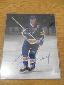 lot 87 image: Brett Hull Autographed 8 X 10 Photograph LK