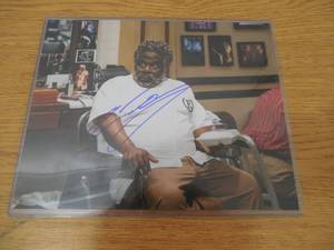 lot 88 image: Cedric The Entertainer Autographed 8 X 10 Photograph LK