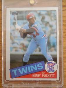 lot 109 image: 1985 Topps Kirby Puckett Rookie Card #536
