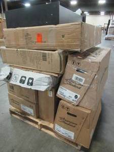 lot 432 image: WHOLESALE MIXED PALLET OF MISCELLANEOUS VANITY CABINETS, TOILET BOWLS, SINK BASINS AND MORE