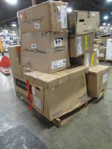 lot 236 image: WHOLESALE MIXED PALLET OF MISCELLANEOUS TOILETS, TANKS AND PARTS
