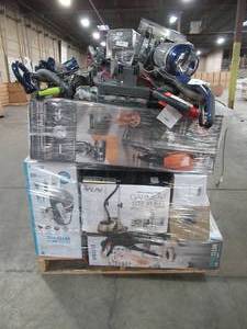 lot 151 image: WHOLESALE MIXED PALLET OF VACUUMS AND SMALL KITCHEN APPLIANCES
