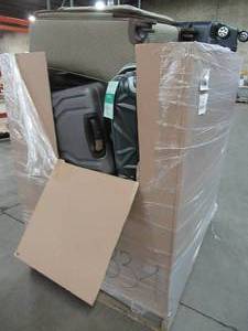 lot 331 image: WHOLESALE MIXED PALLET OF MISCELLANEOUS SUITCASES WITH ISSUES - MAY HAVE HANDLE ISSUES, FABRIC TEARS, DENTSCRACKS IN SHELL