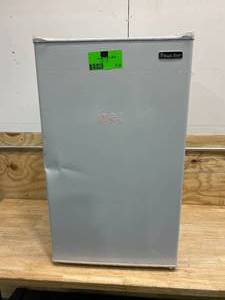 MAGIC CHEF 3.3 cu. ft. Mini Fridge in White