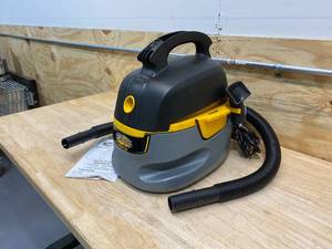 STINGER 2.5 Gal. 1.75-Peak HP Compact WetDry Shop Vacuum with Filter Bag, Hose and Accessories