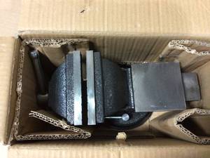 lot 91 image: 4 in. Heavy-Duty Bench Vise with Swivel Base by BESSEY in good condition