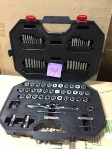 lot 94 image: SAEMetric Ratcheting Tap and Die Set (77-Piece) by Husky in good condition