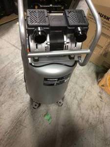 lot 110 image: Husky 20 Gal Air Compressor see pictures