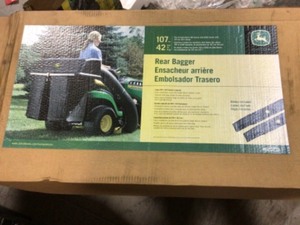 lot 106 image: John Deere BG20776 Lawnmower Material Collection System in good conditions