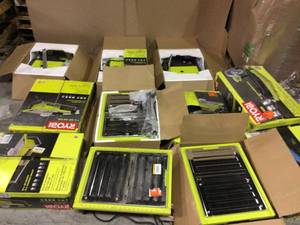 lot 5 image: PALET OF Ryobi 7 Wet Tile Saw cust original custumer&nbsp returns varius conditions