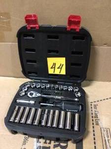 lot 44 image: Mechanics Tool Set (38-Piece) by Husky
