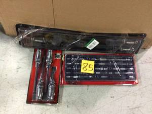 lot 85 image: Husky 19 Piece Extension and Adapter Set PLUS SCREWDRIVER SET
