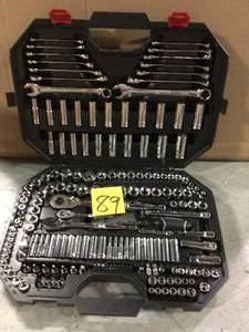 lot 89 image: Mechanics Tool Set (194-Piece) by Husky