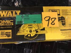 lot 98 image: ATOMIC 20-Volt MAX Cordless Brushless 4-12 in. Circular Saw (Tool-Only) by DEWALT in good conditions