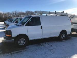 2013 CHEVY EXPRESS 3500 CARGO VAN - 4.8 L VORTEC - LADDER RACK - #(1647) - NICE VAN TONS OF TOOL STORAGE