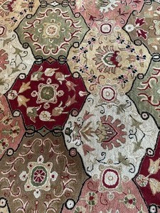 lot 7 image: SURYA Carpet Incorperated Area Rug