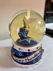 lot 23 image: Hanukkah Snow Globe and Candle Holder