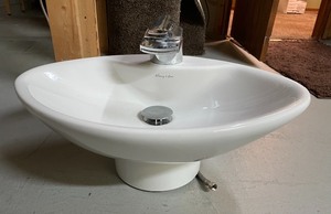 lot 103 image: Villeroy and Boch Bathroom Sink